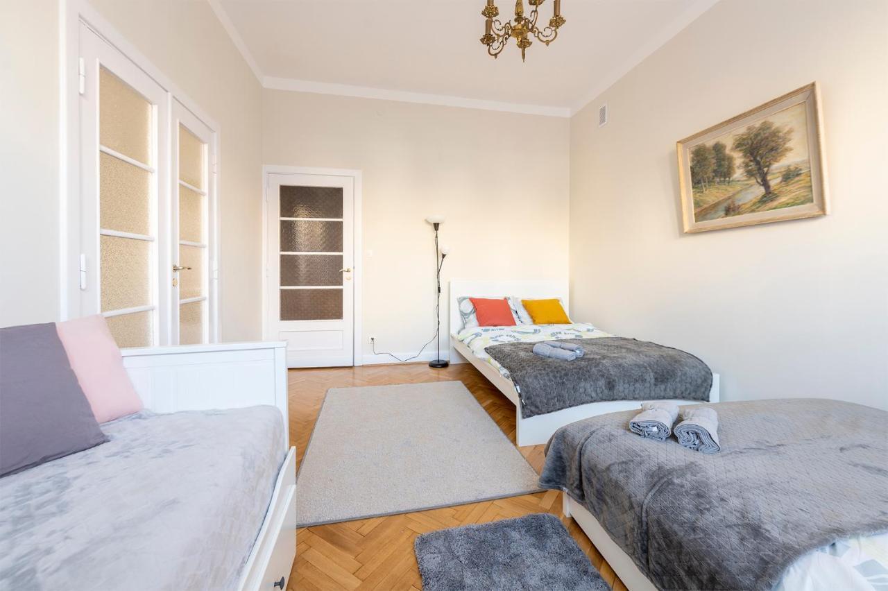 The Essence Of Lodz &Large Stylish Apartment Zewnętrze zdjęcie